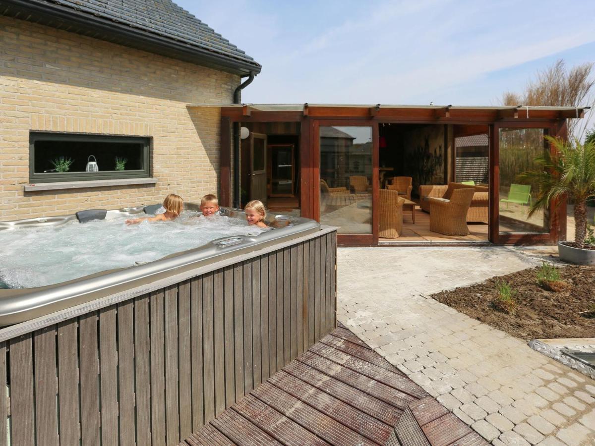 Splendid Villa In Middelkerke With Sauna Bubble Bath Extérieur photo